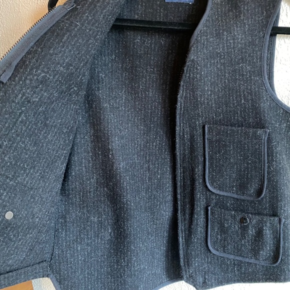 Mens Woolrich charcoal chalk stripe wool vest with zip front and pockets Sz S - Picture 7 of 13